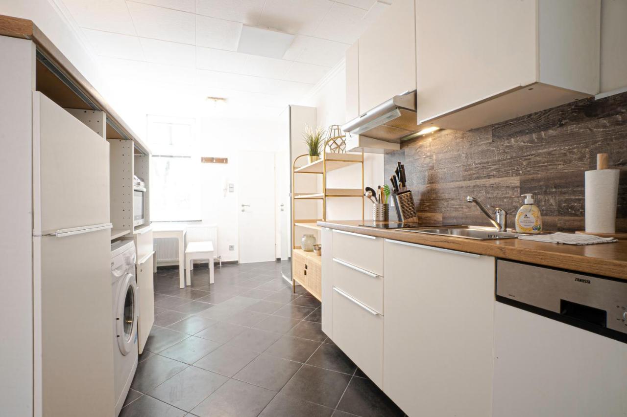 2-Room Apartment On The First Floor With Designer Renovation. Exit To The Courtyard. 15 Minutes To Schloss Schoenbrunn Вена Экстерьер фото